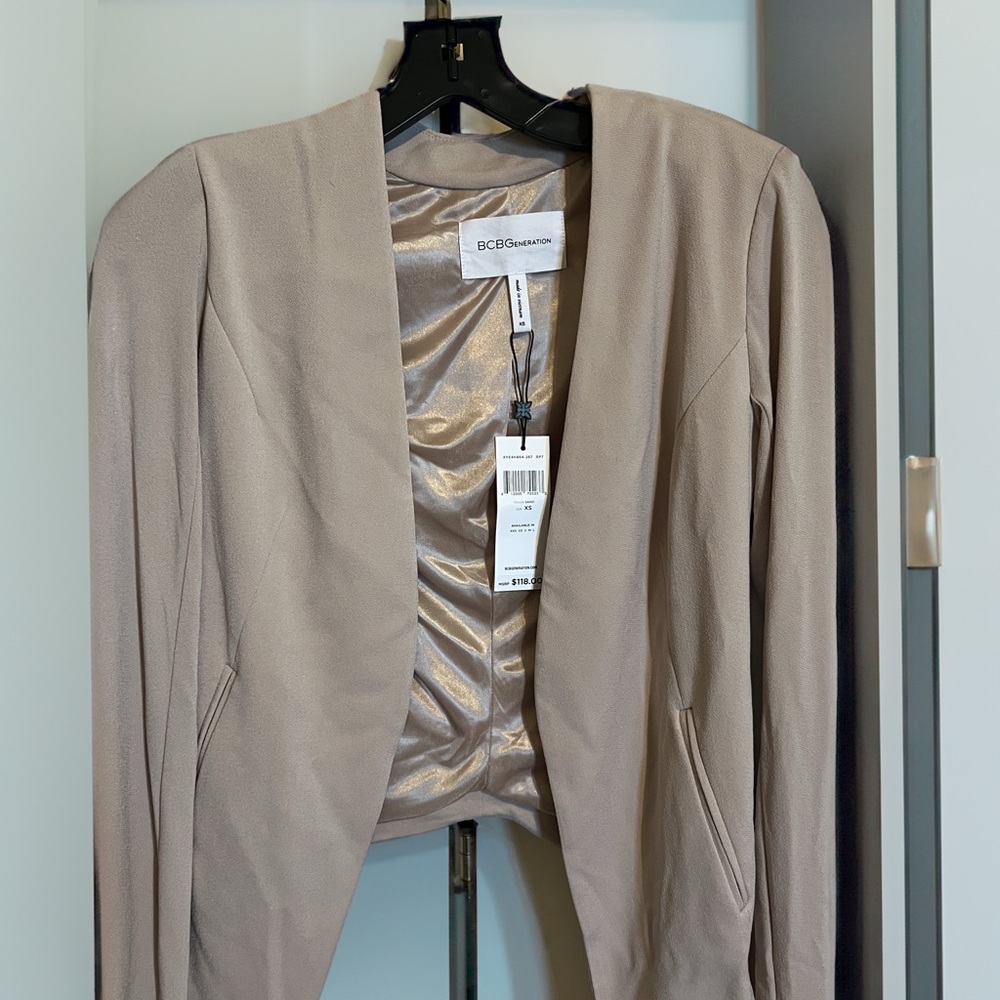 BCBGeneration Women's Beige Blazer Petite Coat for Work or Night Out Wide Lapel
